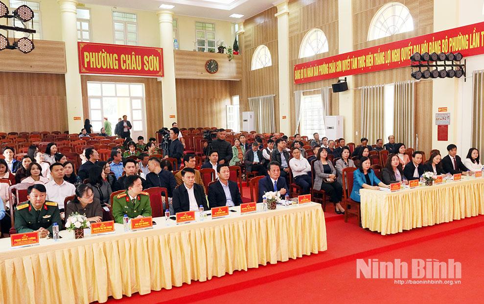 Các đại biểu dự hội nghị.