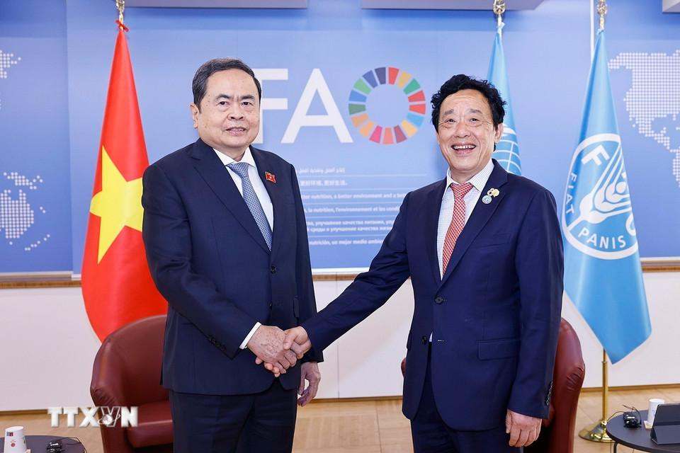 Chủ tịch Quốc hội Trần Thanh Mẫn gặp Tổng Giám đốc Tổ chức Lương thực và Nông nghiệp Liên hợp quốc (FAO) Khuất Đông Ngọc. Ảnh: Doãn Tấn/TTXVN