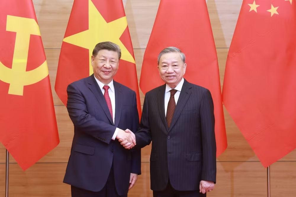 Chiều 14/4/2025, tại Phủ Chủ tịch, Tổng Bí thư Ban Chấp hành Trung ương Đảng Cộng sản Việt Nam Tô Lâm chủ trì Lễ đón trọng thể Tổng Bí thư Ban Chấp hành Trung ương Đảng Cộng sản Trung Quốc, Chủ tịch nước Cộng hòa nhân dân Trung Hoa Tập Cận Bình thăm cấp Nhà nước tới Việt Nam theo nghi thức cao nhất dành cho nguyên thủ quốc gia. (Ảnh: SƠN TÙNG)