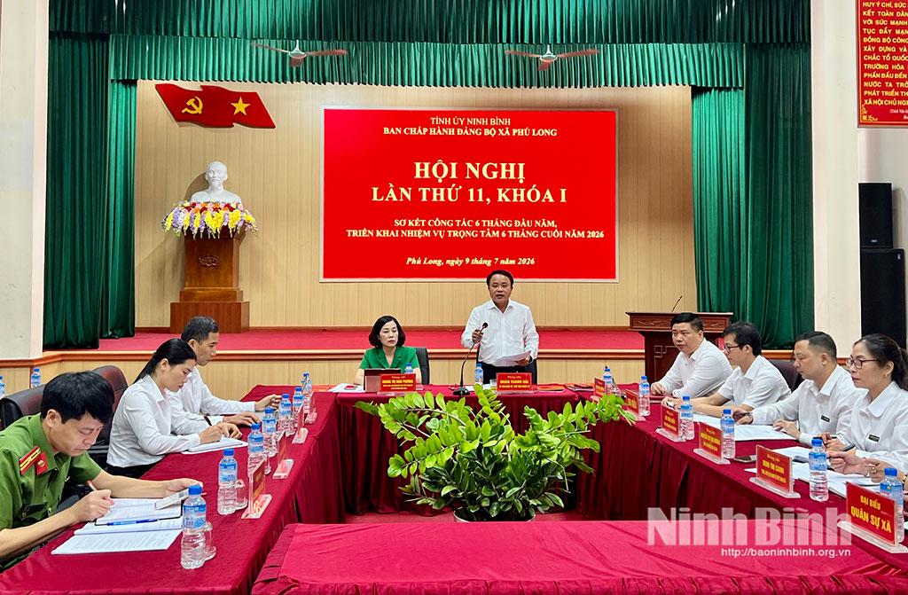 Quang cảnh hội nghị sơ kết công tác 6 tháng đầu năm, triển khai nhiệm vụ 6 tháng cuối năm 2026 của Đảng uỷ xã Phú Long. Ảnh: Minh Phạm