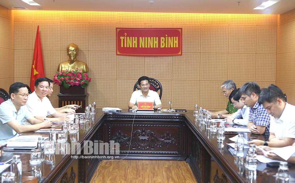 Các đại biểu dự hội nghị tại điểm cầu Ninh Bình.