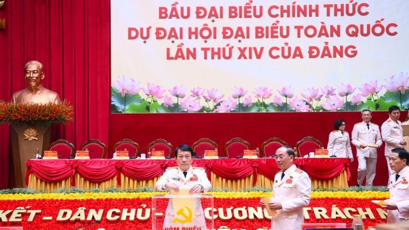 Bầu đại biểu dự Đại hội đại biểu toàn quốc lần thứ XIV của Đảng.