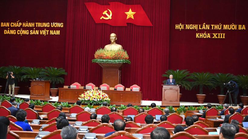 Phiên bế mạc Hội nghị Trung ương 13 Khoá XIII. (Ảnh ĐĂNG KHOA)