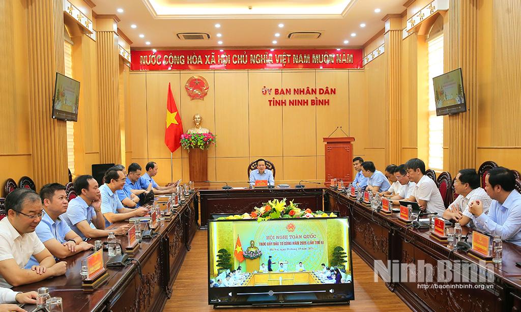 Các đại biểu dự hội nghị tại điểm cầu tỉnh Ninh Bình.