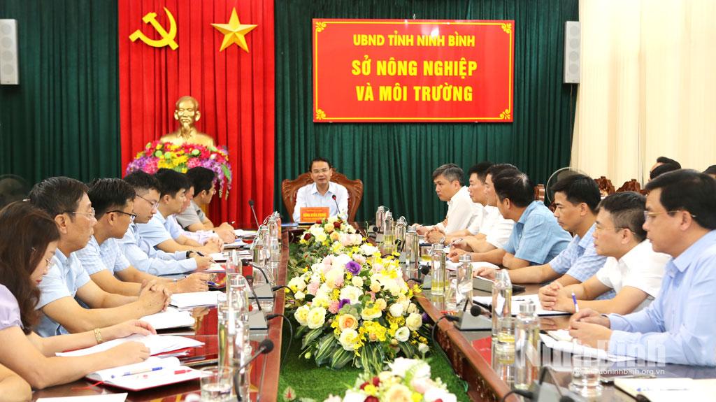 Quang cảnh buổi làm việc.