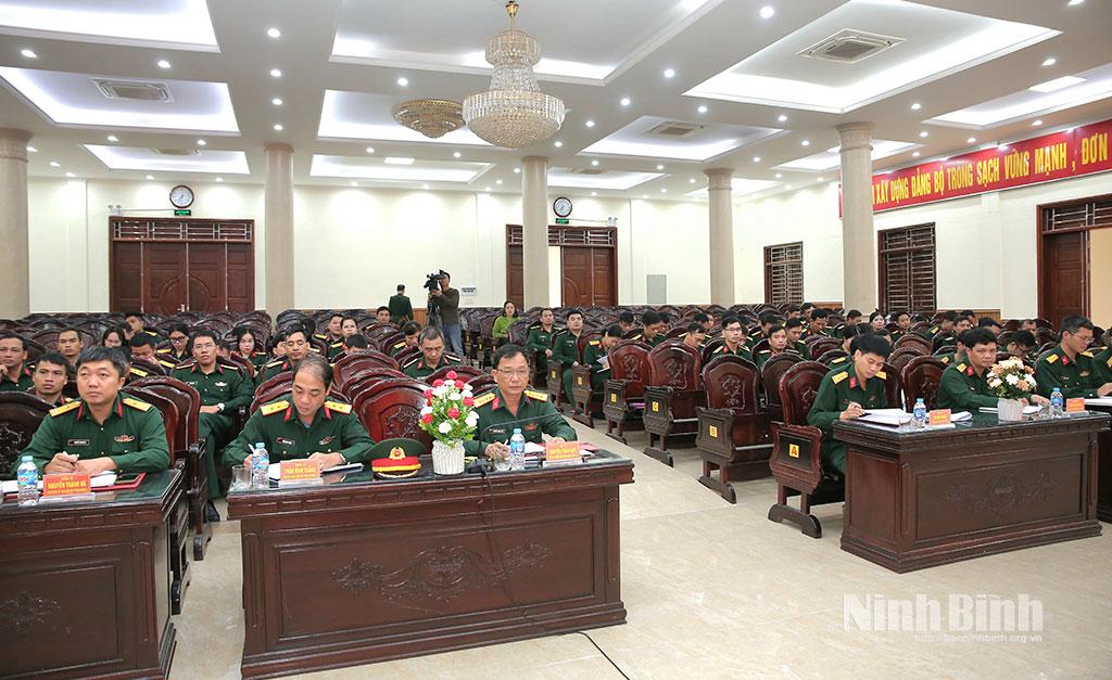 Các đại biểu dự hội nghị.