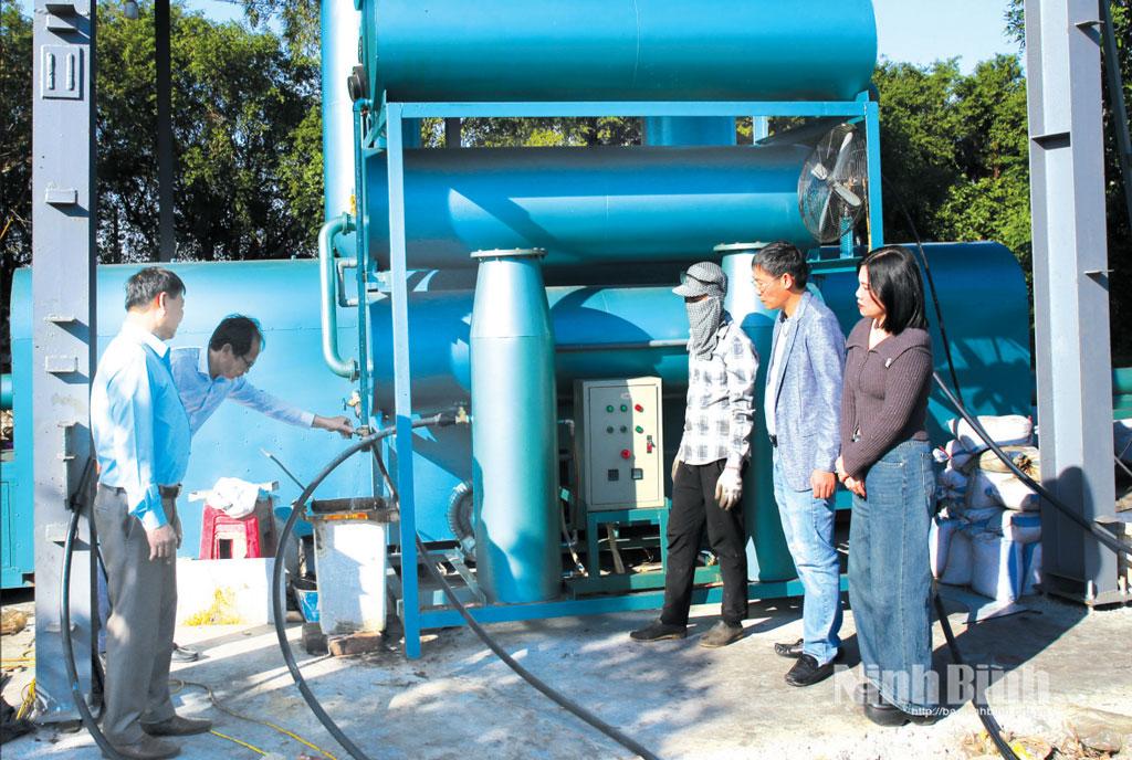 Công ty TNHH Chế tạo thiết bị phát triển công nghệ cao Tam Nguyên, phường Nam Định giới thiệu sản phẩm công nghệ nổi trội “hệ thống nhiệt phân rác thải”.