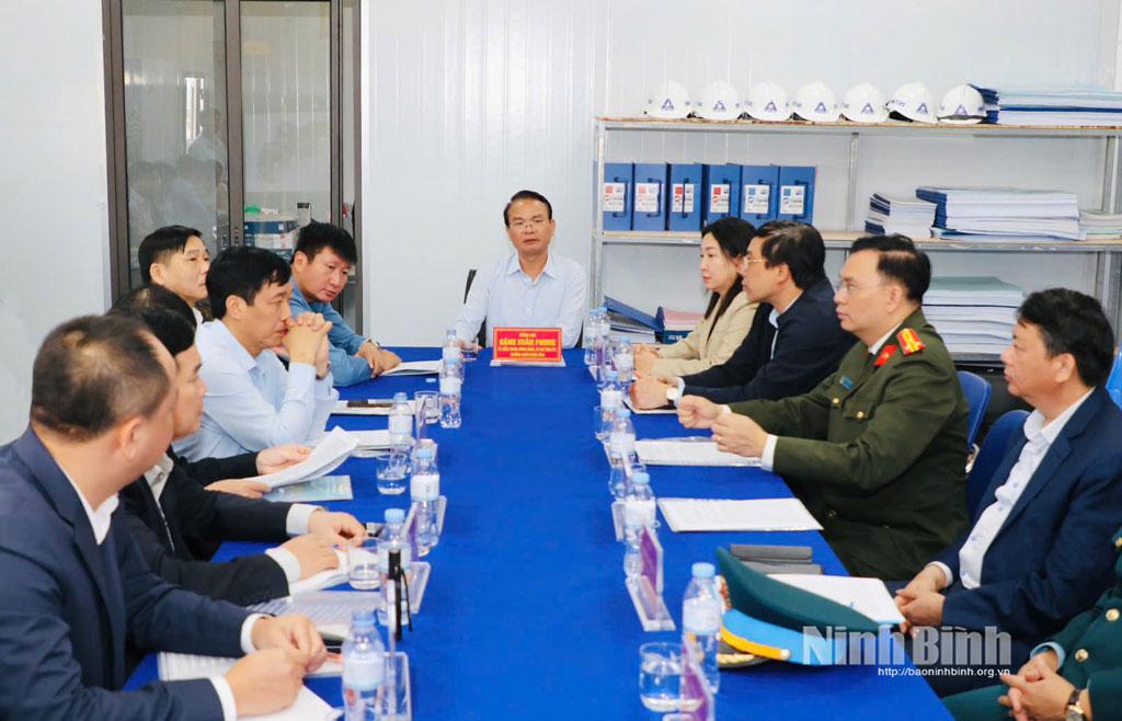 Quảng cảnh buổi làm việc.