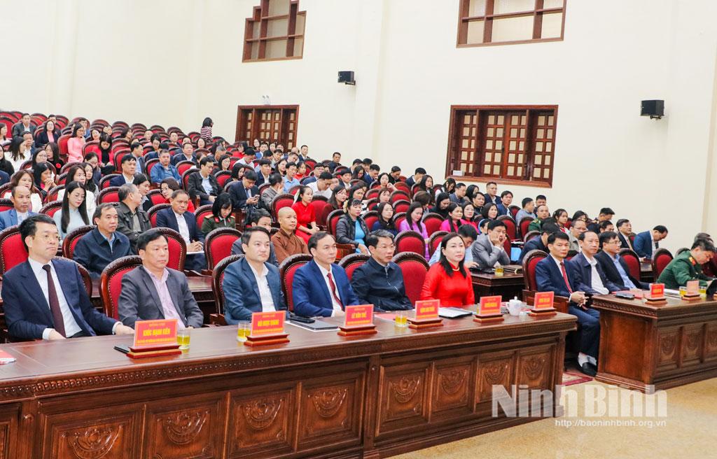 Các đại biểu dự hội nghị.