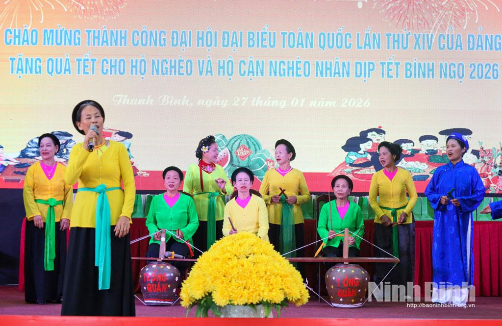 Tiết mục hát Trống quân tại chương trình.