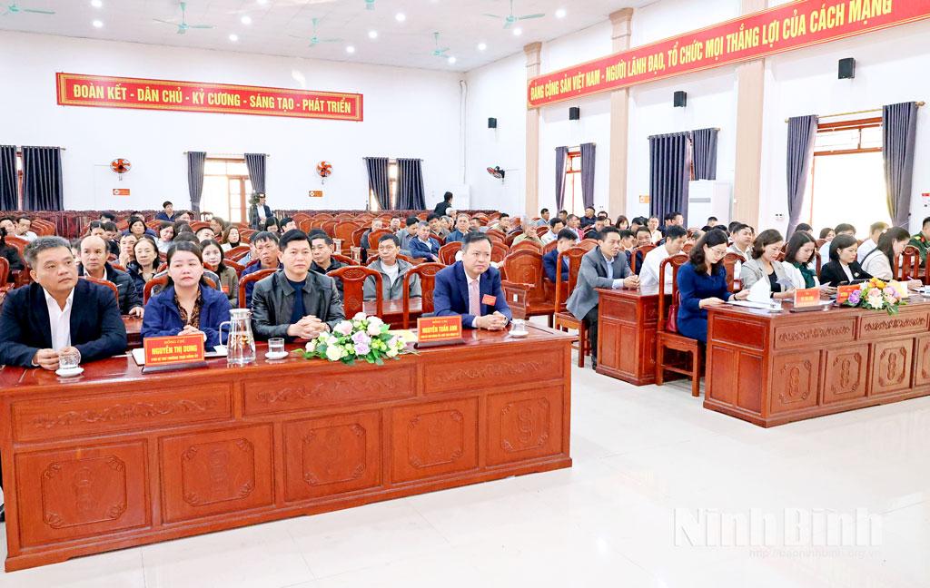 Các đại biểu dự kỳ họp.