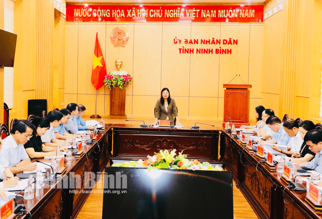 Quang cảnh buổi làm việc.