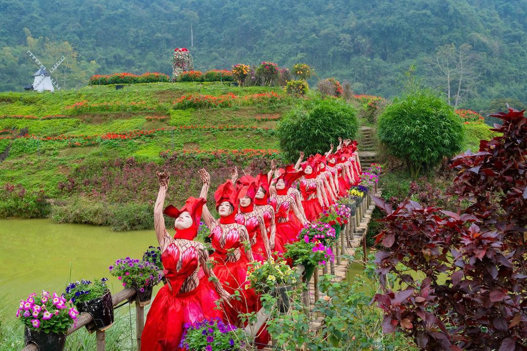Chương trình nghệ thuật đặc sắc chào đón du khách tại Khu du lịch sinh thái Thung Nham.
