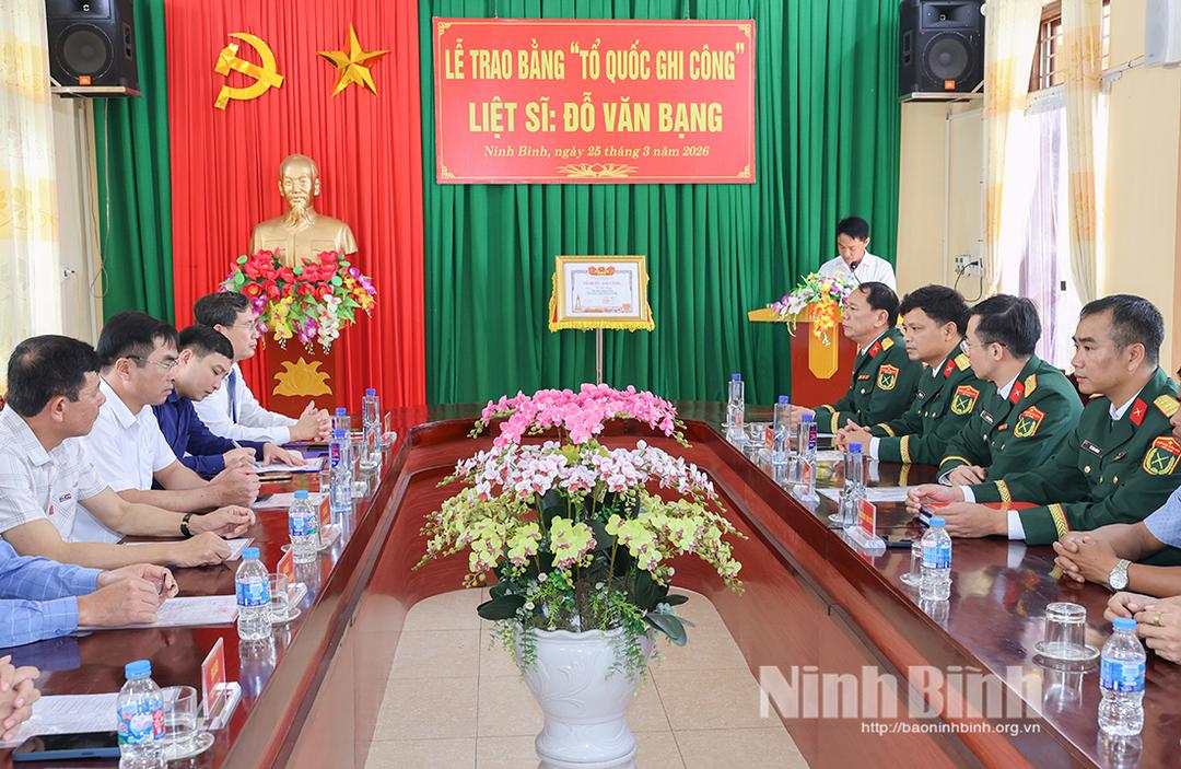 Quang cảnh buổi lễ. Ảnh Viết Dư