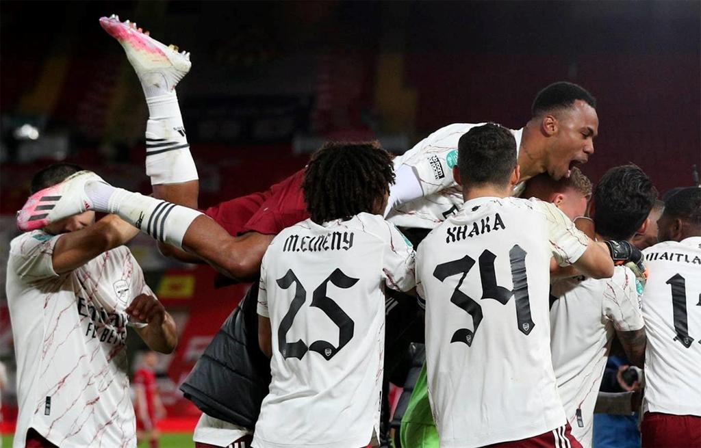 Đánh bại Liverpool, Arsenal đối đầu Man City ở tứ kết League Cup