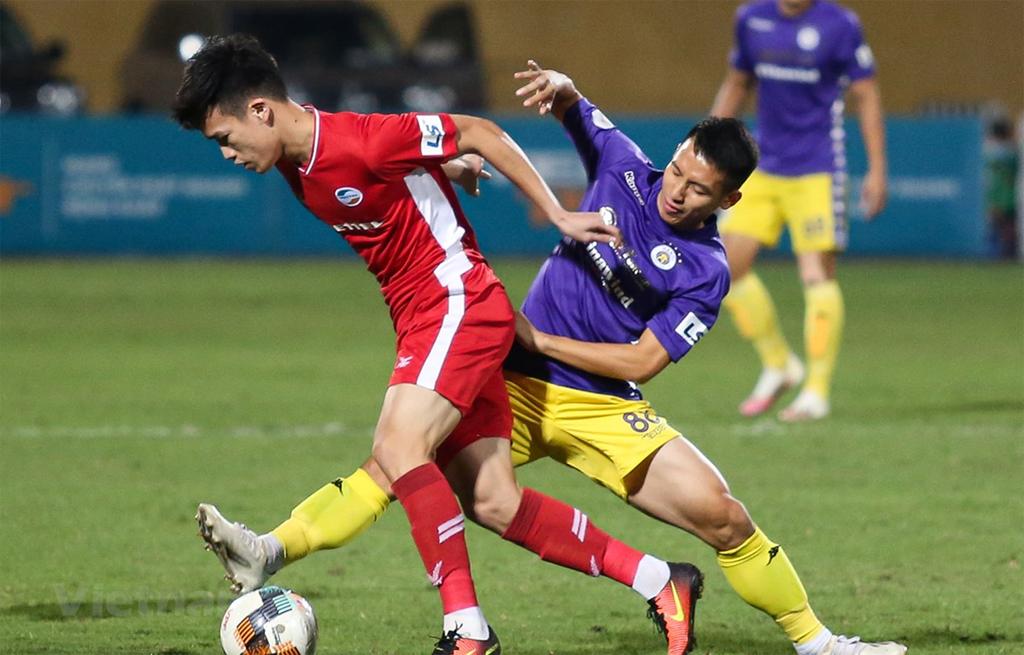 V-League 2021 giữ thể thức phân nhóm, có thể gồm 2 đội xuống hạng