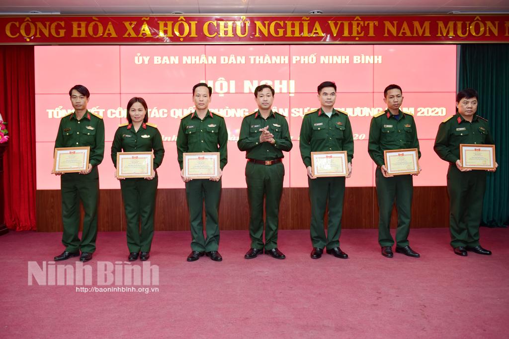 Thành phố Ninh Bình tổng kết công tác quốc phòng, quân sự địa phương