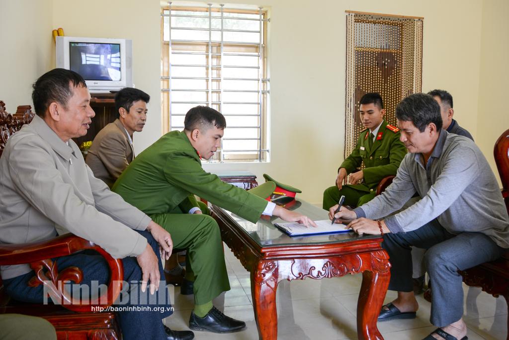 Xây dựng mô hình "Xứ, họ đạo bình yên về an ninh trật tự" ở Văn Phú