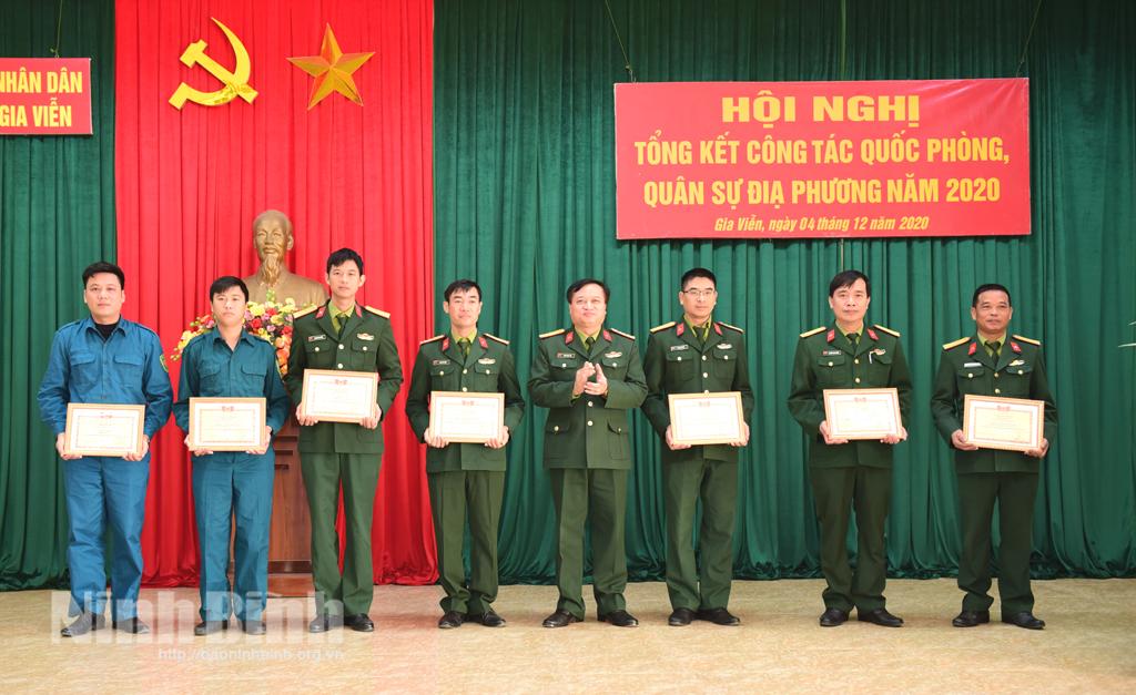 Gia Viễn, Hoa Lư tổng kết công tác quốc phòng, quân sự địa phương năm 2020