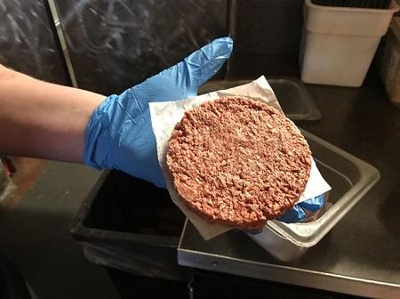 Quốc gia đầu tiên cho phép bán thịt 'nhân tạo'