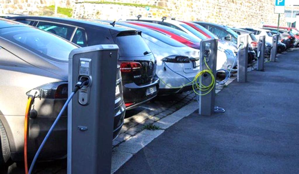 EU đặt mục tiêu có 30 triệu ôtô điện trên đường phố đến năm 2030