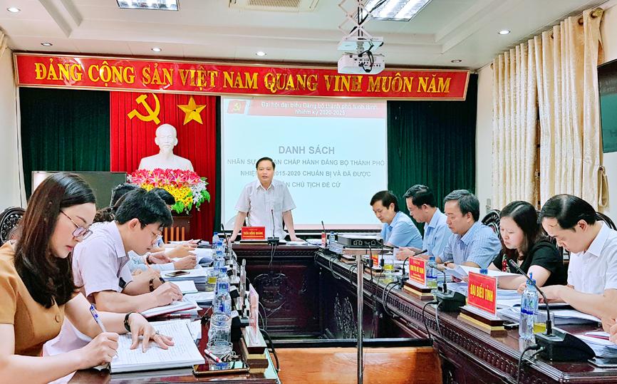 Đồng chí Phó Bí thư Thường trực Tỉnh ủy kiểm tra công tác chuẩn bị Đại hội đại biểu Đảng bộ thành phố Ninh Bình