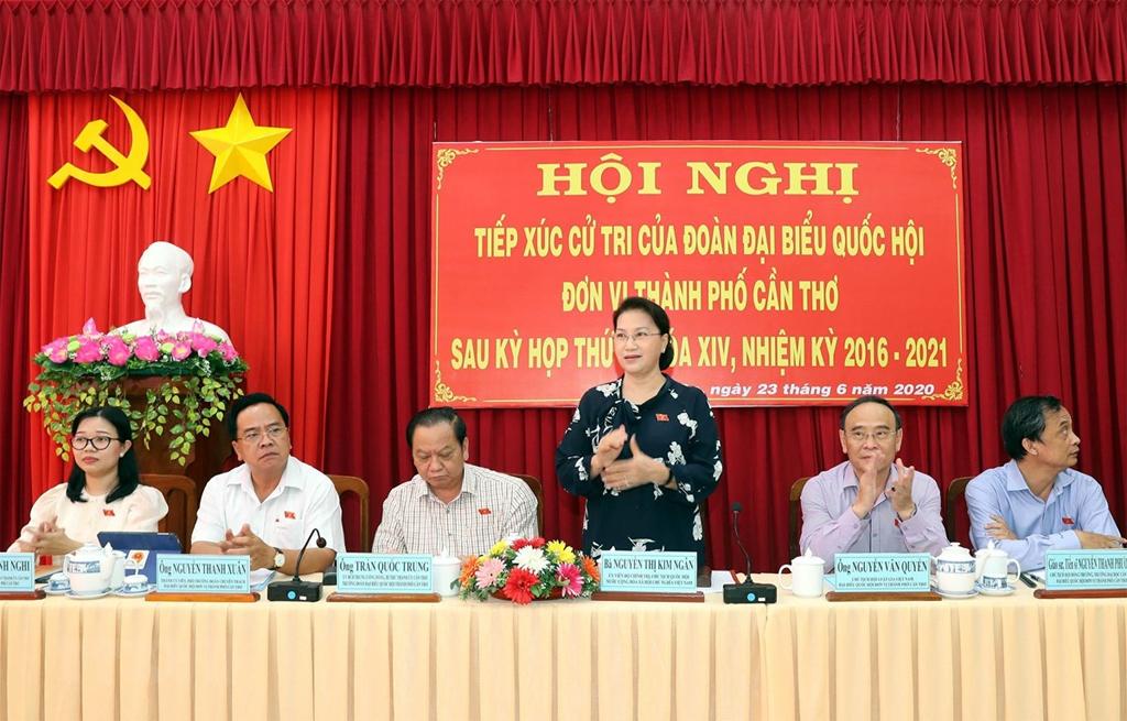 Cần Thơ: Chủ tịch Quốc hội tiếp xúc cử tri tại quận Cái Răng và Ô Môn