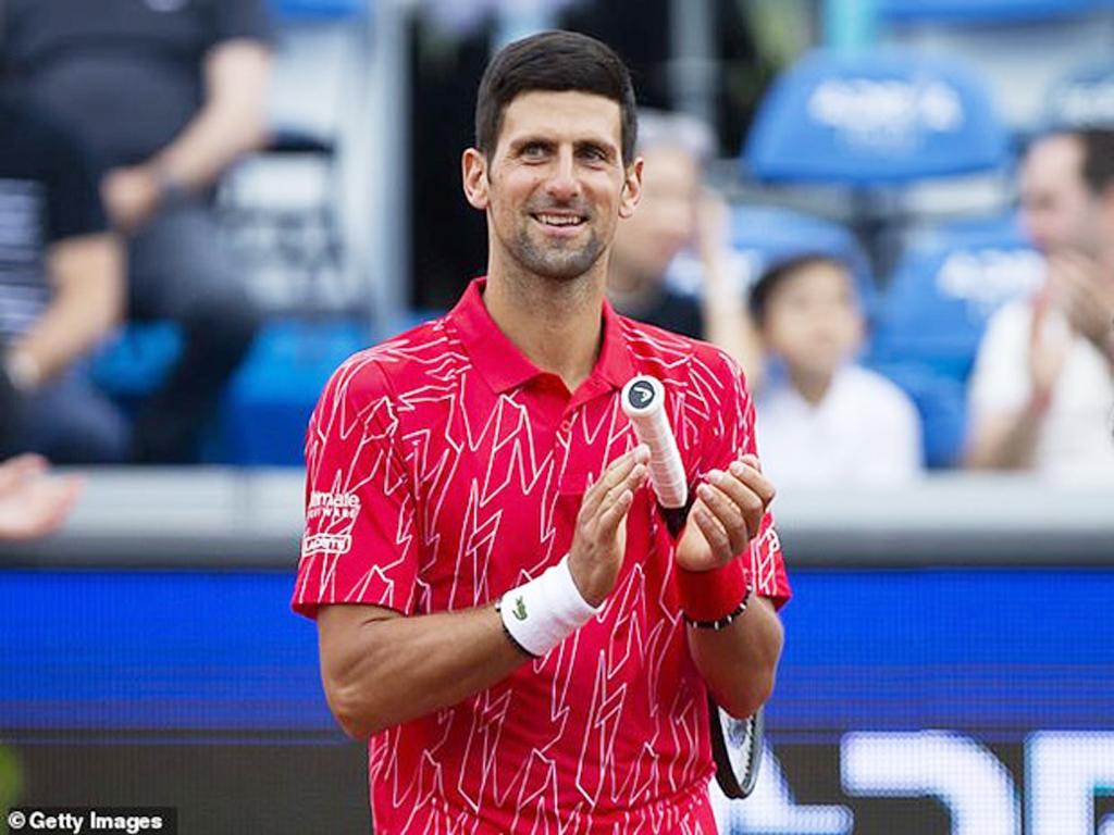Tay vợt Novak Djokovic và vợ dương tính với virus SARS-CoV-2
