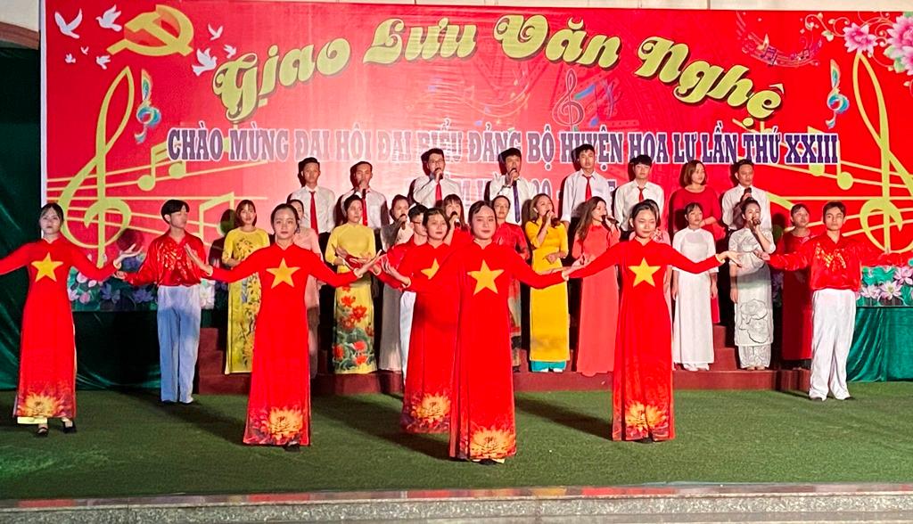 Giao lưu văn nghệ chào mừng Đại hội đại biểu Đảng bộ huyện Hoa Lư lần thứ XXIII