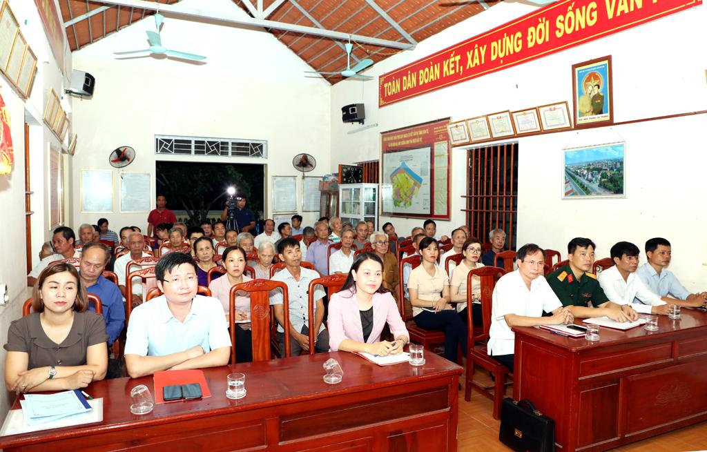 Đồng chí Bí thư Tỉnh ủy dự sinh hoạt chi bộ xóm 1 thôn La Mai