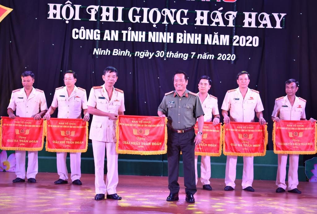 Chung khảo Hội thi "Giọng hát hay Công an tỉnh Ninh Bình năm 2020"