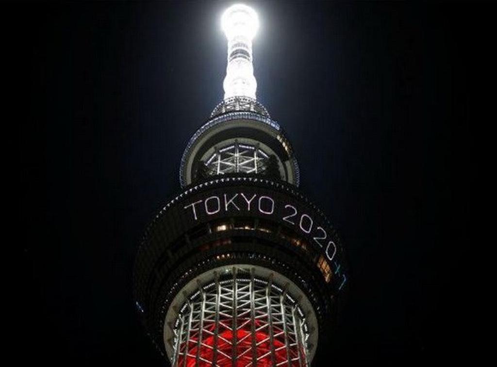 Tòa tháp biểu tượng ở Tokyo thắp sáng sắc màu của Paralympic