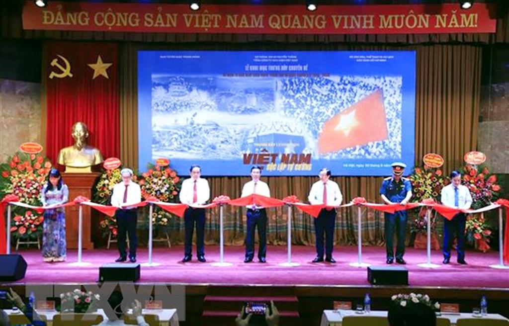 Khai mạc Trưng bày chuyên đề 'Việt Nam - Độc lập, tự cường'