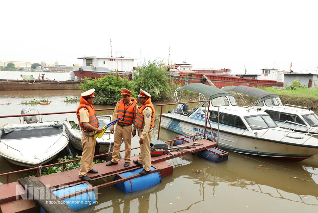 Phía sau bình yên sông nước (Kỳ 3: Vững tin trong hành trình đảm bảo trật tự ATGT đường thủy)