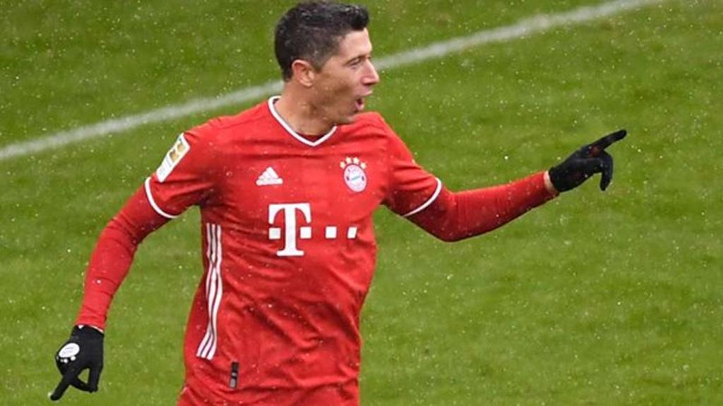 Robert Lewandowski lại thiết lập nên kỷ lục mới tại Bundesliga
