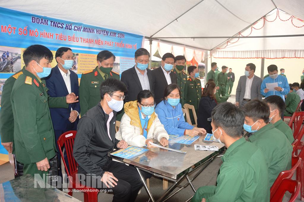 Kim Sơn đón quân nhân xuất ngũ trở về địa phương