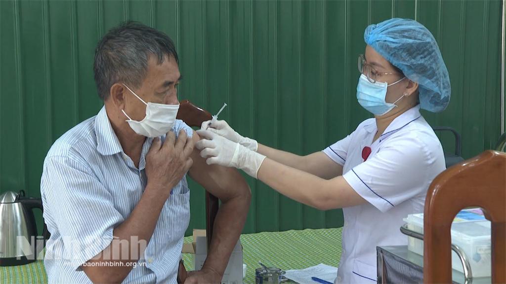 Ninh Bình tiêm chủng vắc xin phòng COVID-19 mũi 1 đạt trên 84%
