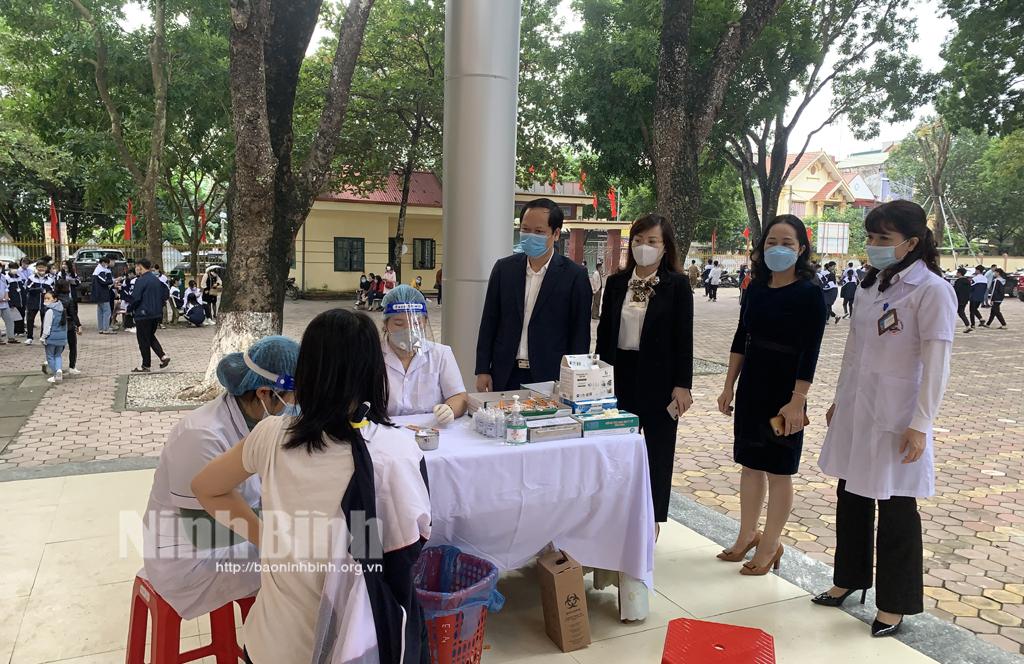 Trên 32 nghìn học sinh cấp THPT trong tỉnh được tiêm vắc xin phòng COVID-19