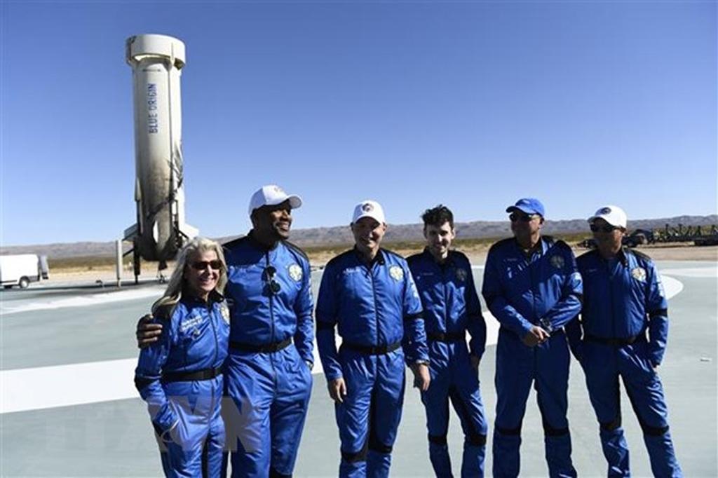 Tàu Blue Origin kết thúc chuyến bay thứ 3 đưa người vào vũ trụ