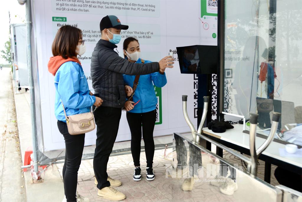 Tập huấn đoàn viên, thanh niên hướng dẫn người dân khai báo y tế tự động