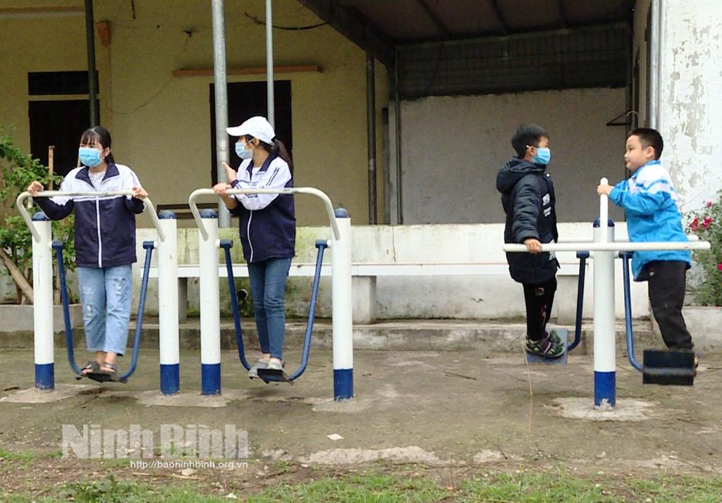 Huyện đoàn Hoa Lư chung sức xây dựng điểm vui chơi thể thao cho thanh thiếu nhi