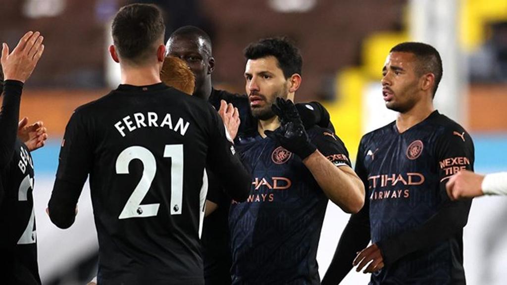 Hạ Fulham, ManchesterCity đã rất gần ngôi vương Premier League