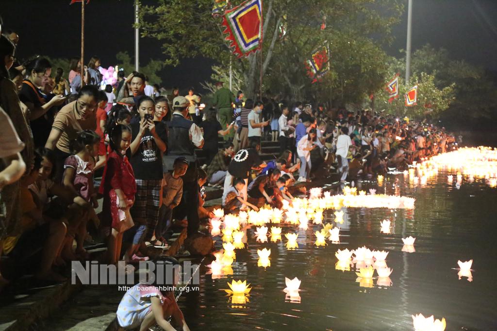 Đại lễ cầu nguyện quốc thái dân an và đêm hội hoa đăng