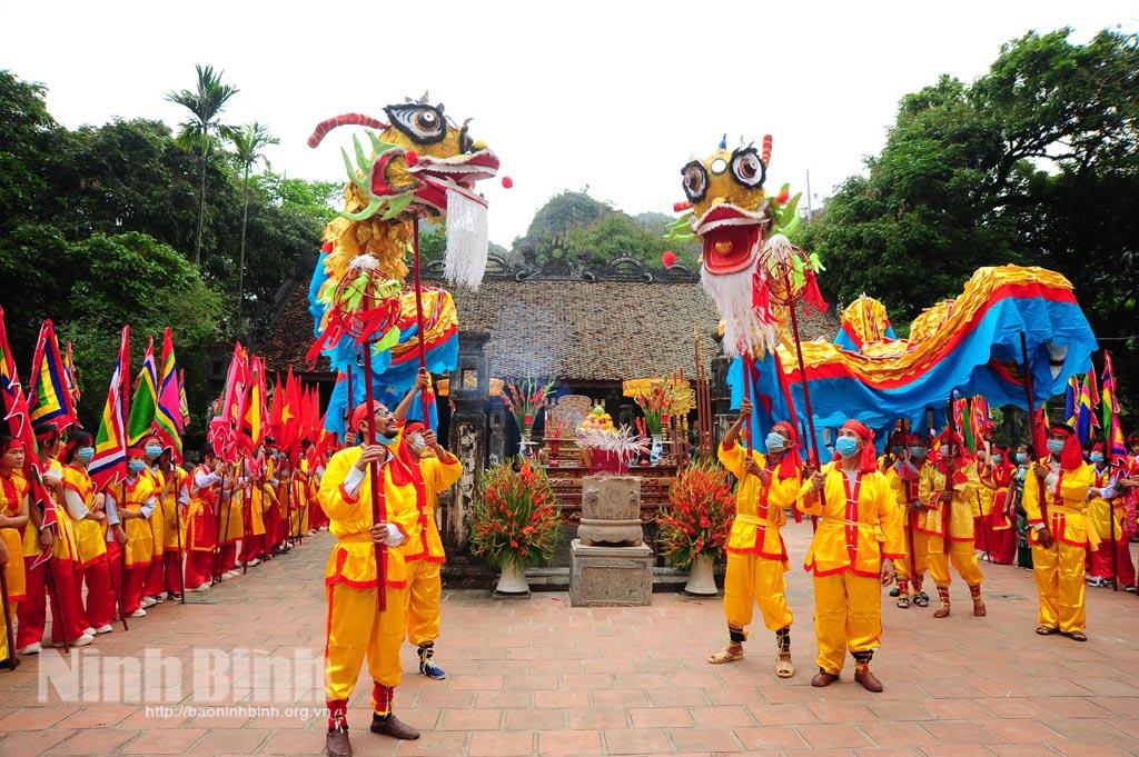 Thực hiện các nghi lễ truyền thống tại Lễ hội Hoa Lư năm 2021