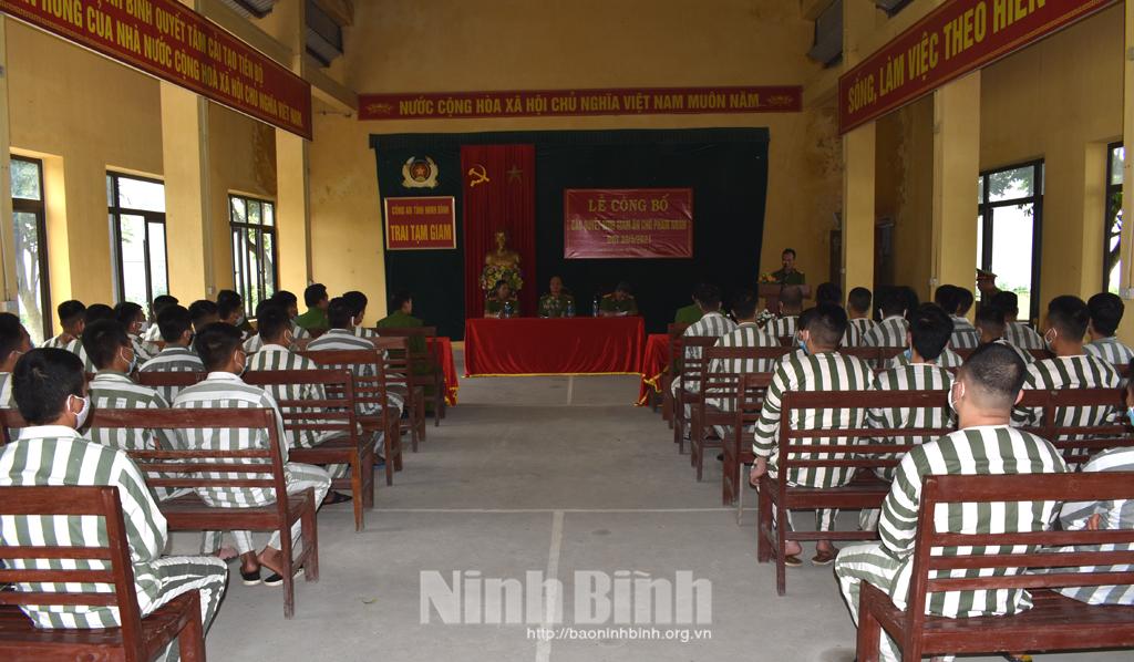 Trại Tạm giam Công an tỉnh công bố các Quyết định giảm án đợt 30/4