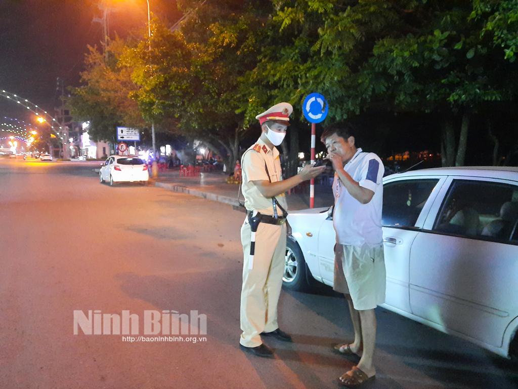 Xử lý 923 trường hợp vi phạm ATGT trong 4 ngày nghỉ lễ