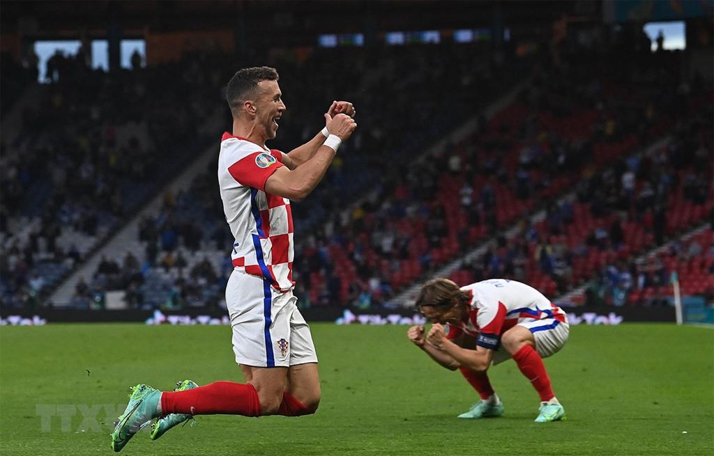 Xác định được 12 đội tuyển góp mặt ở vòng 1/8 EURO 2020