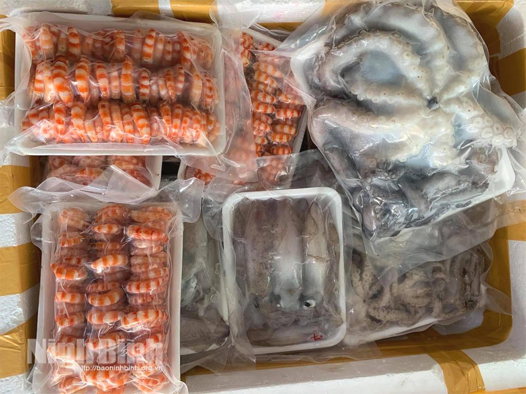 Giá cả thủy sản giảm do ảnh hưởng bởi dịch COVID-19