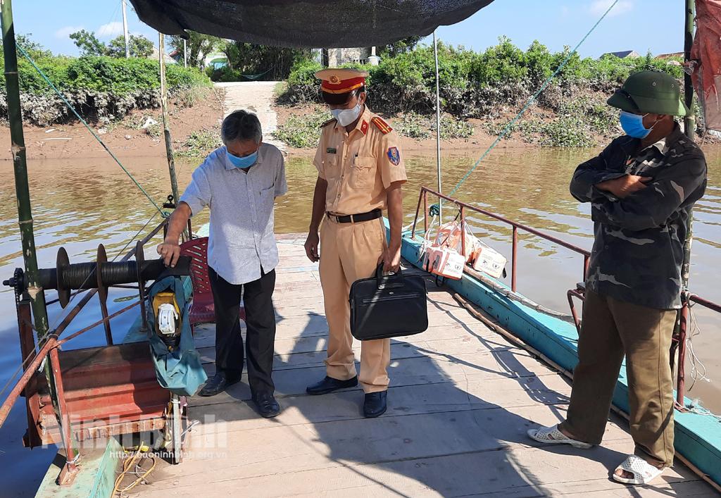 Kiểm tra trật tự an toàn giao thông đường thủy nội địa trước mùa mưa bão