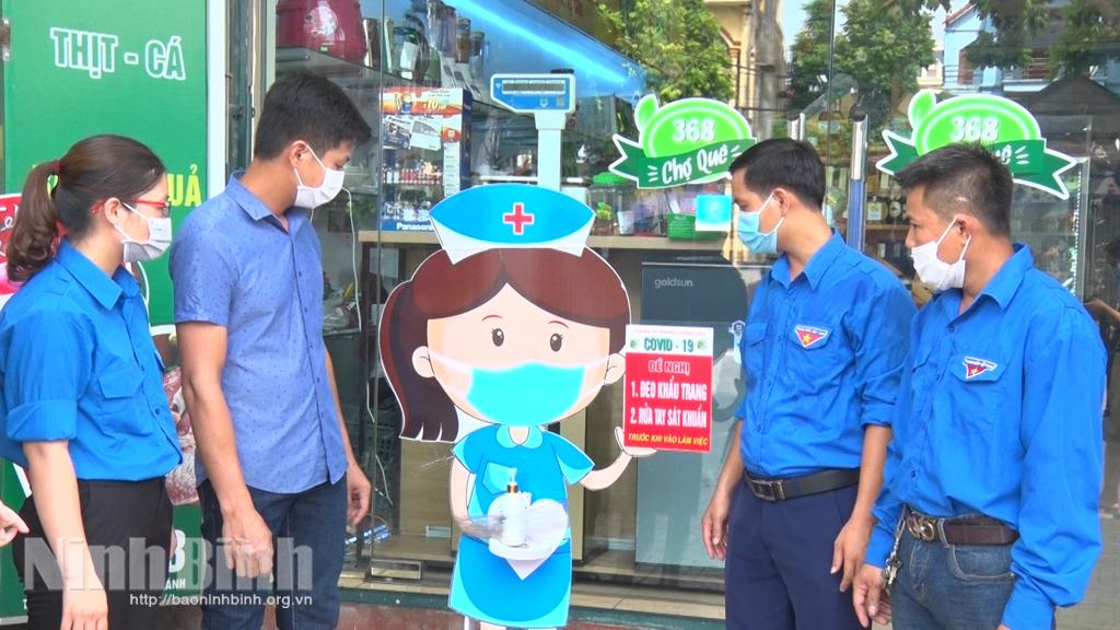 Thanh niên tình nguyện xung kích, góp sức phòng, chống dịch COVID-19